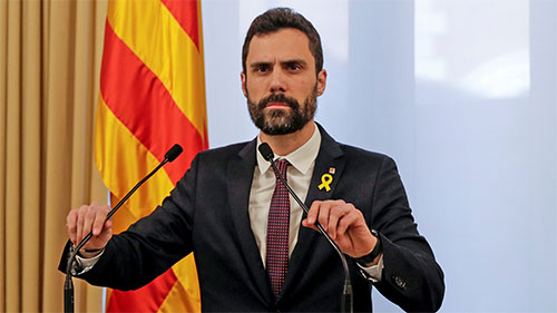 El Parlament catalán retrasa el debate de investidura en busca de garantías